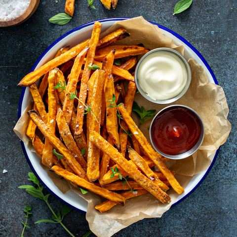 Crispy Air Fryer Sweet Potato Fries with Spicy Sriracha Mayo Dip