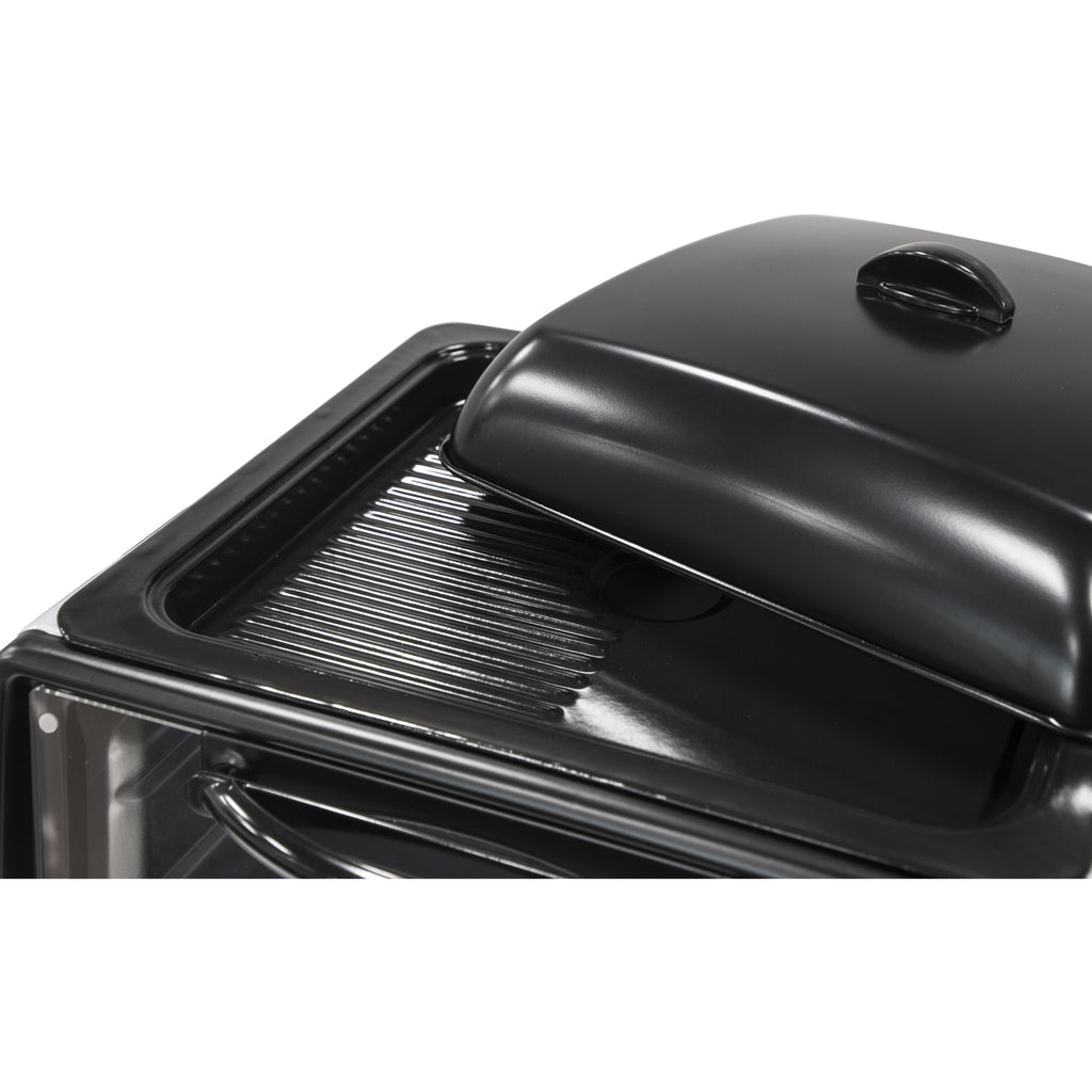 Close up image of the top grill & griddle with lid.